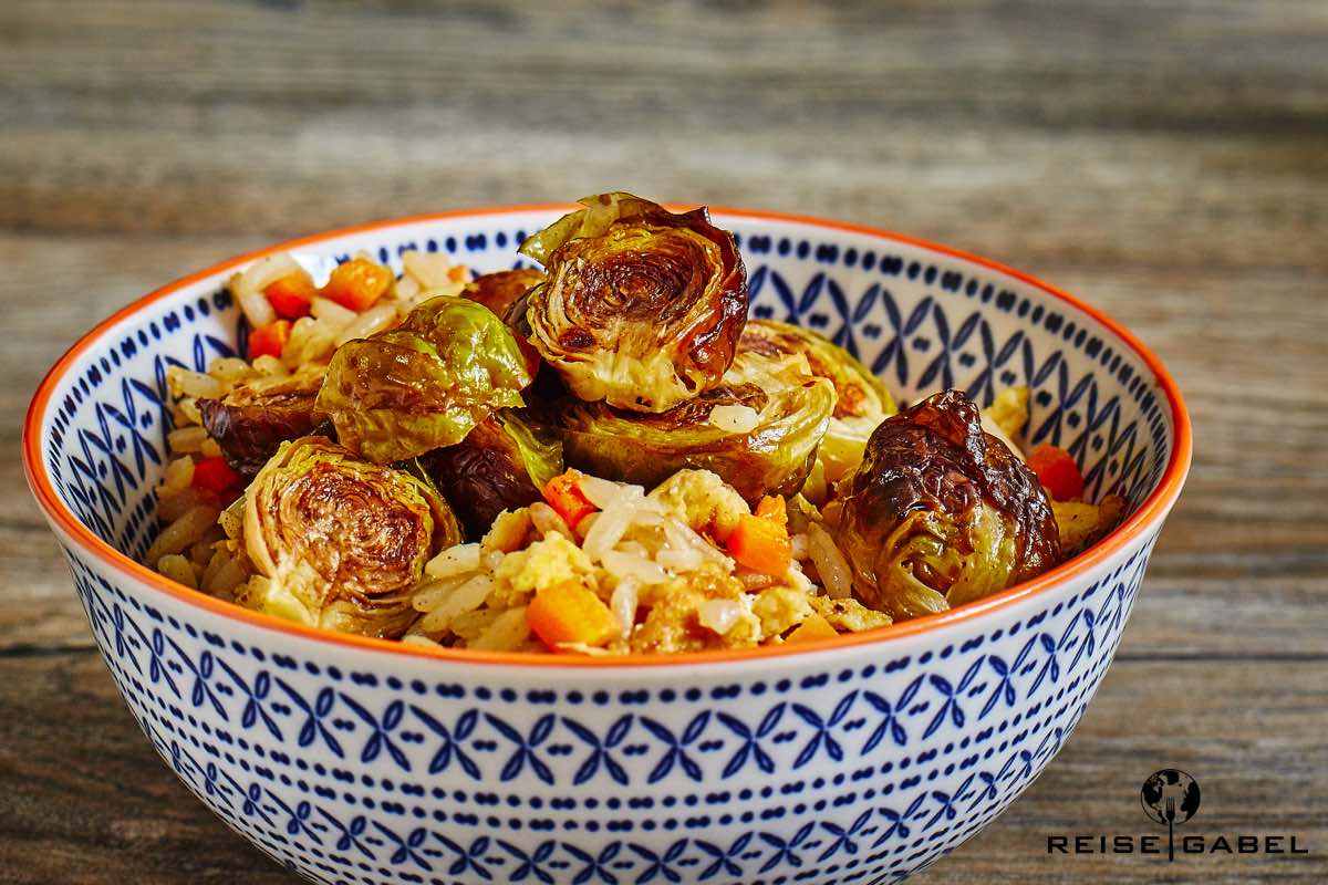 Bratreis mit geröstetem Rosenkohl - Reisegabel