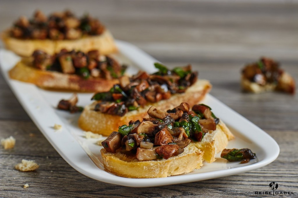 Bruschetta mit Champignons und Bärlauch - Reisegabel