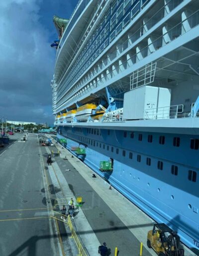 Port Canaveral Kreuzfahrt Anreise - Star of the Seas im Hafen